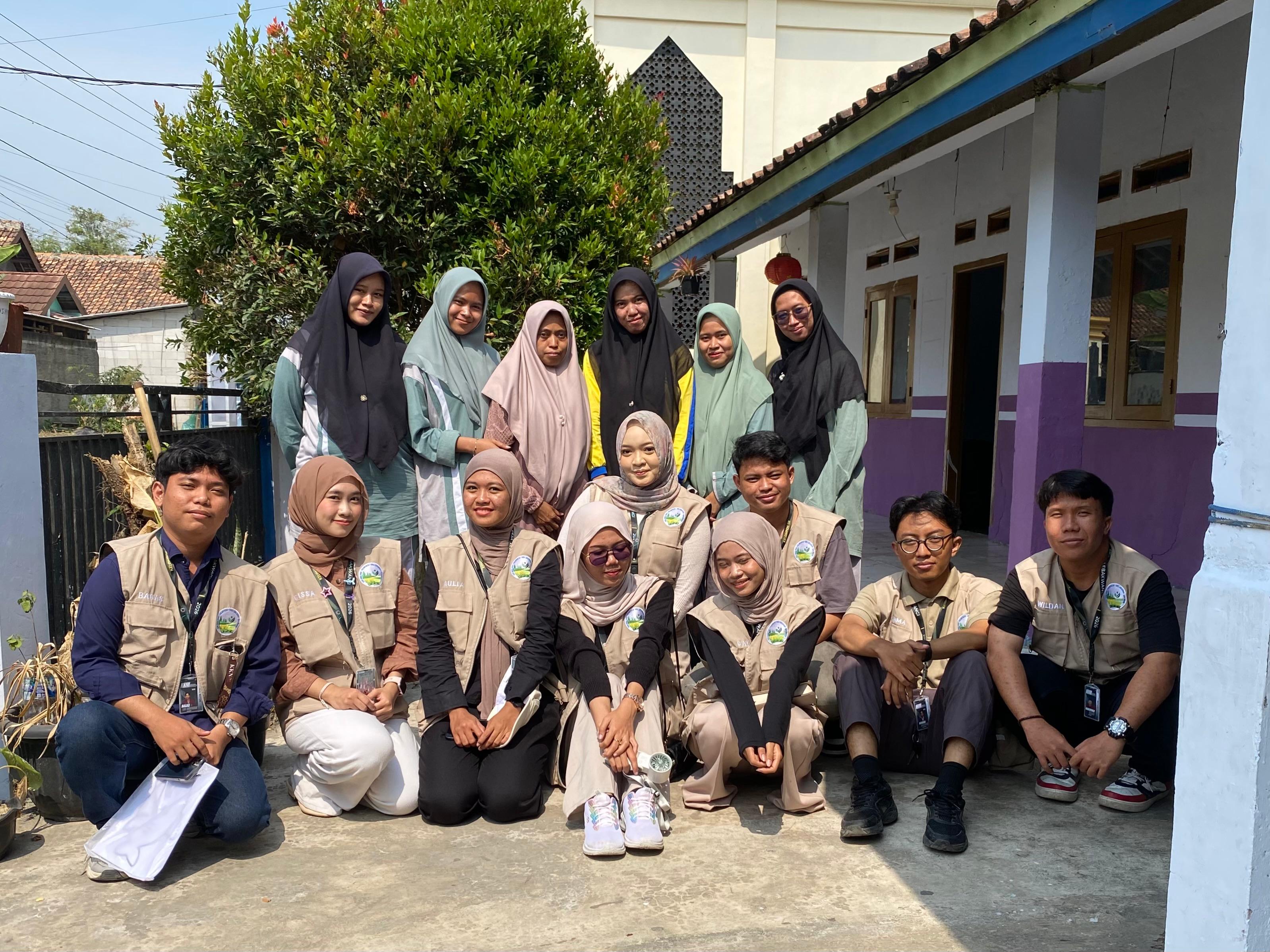 Mahasiswa KKM 28 UNIBA Melakukan Kegiatan Belajar Mengajar di Paud Minhajul Aulad