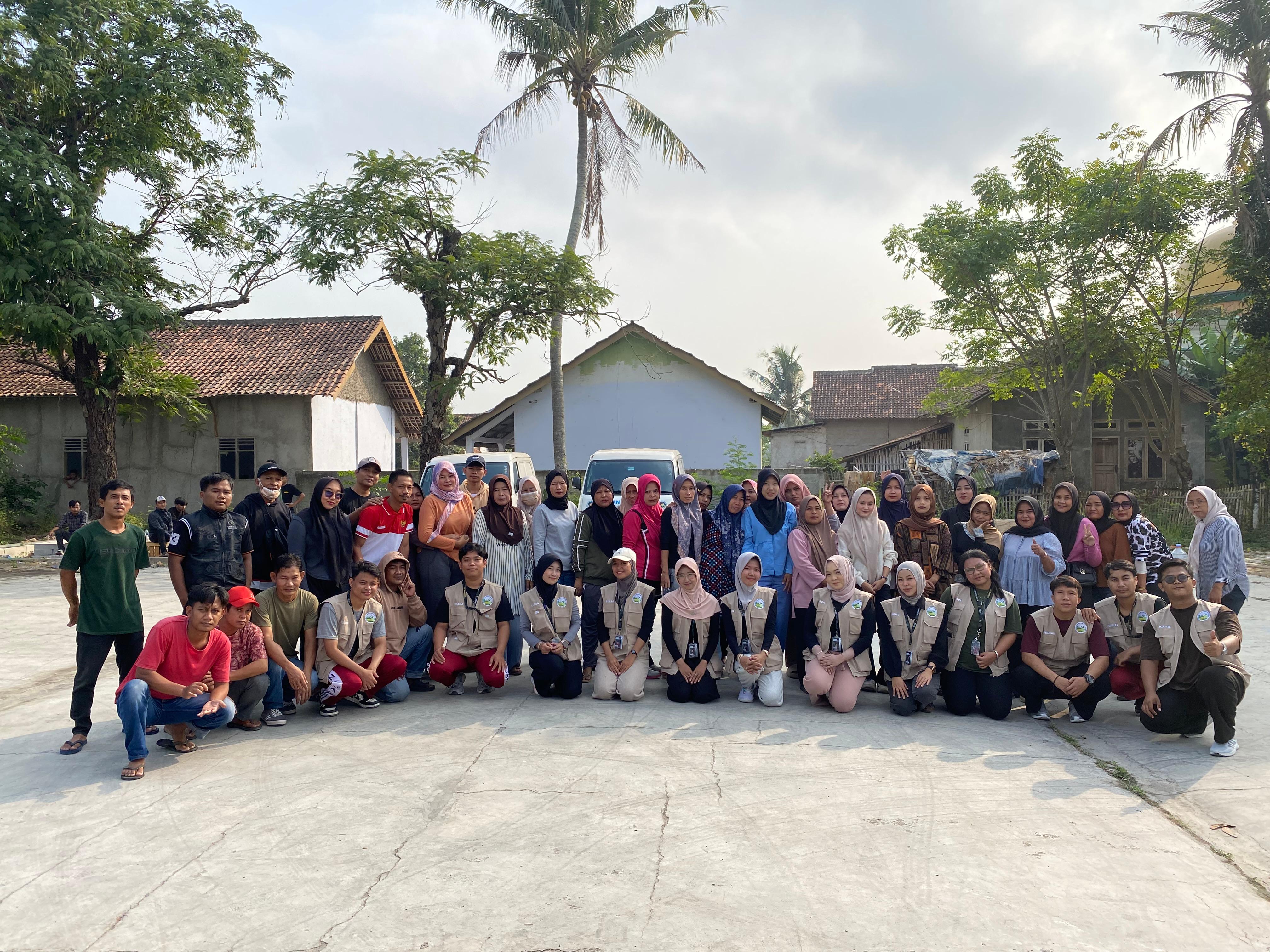 Mahasiswa kkm 28 UNiBA Melakukan Kegiatan Senam Bersama Relawan SPPG